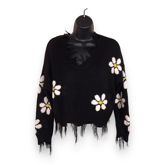 XS RUE21 BLACK WHITE DAISY FLOWER FRINGE SWEATER Y2K STYLE - Picture 1 of 11
